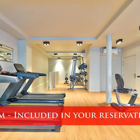 40-flat Eiffel * Párizs