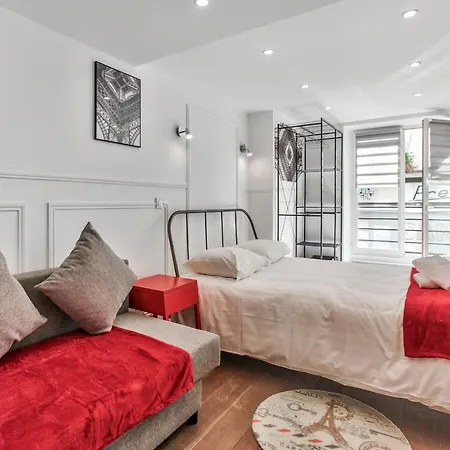 40-flat Eiffel パリ